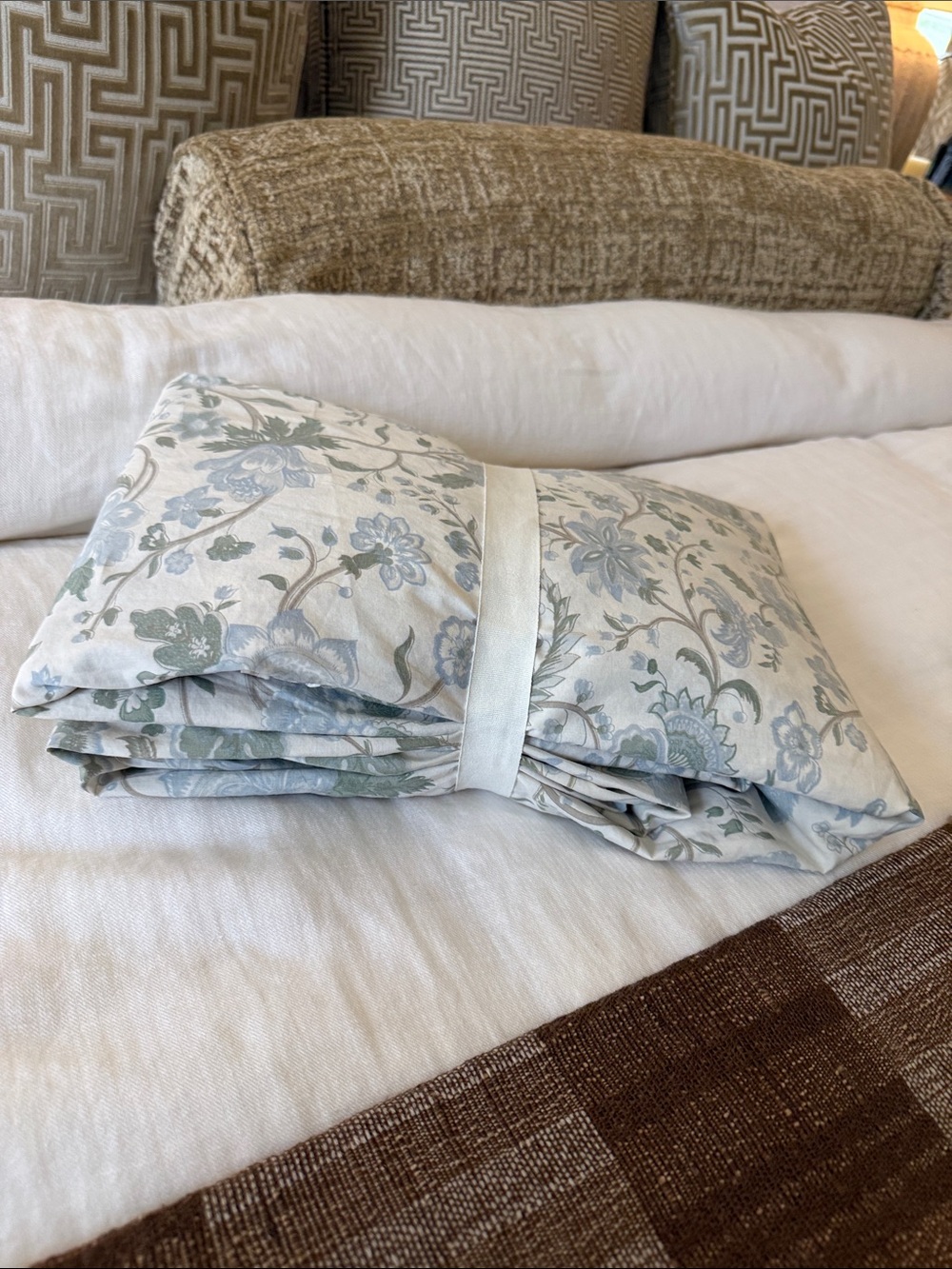 Pottery Barn Floral Duvet Cover in Soft Blue and Sage queen